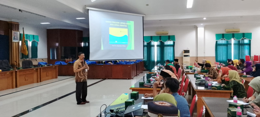 Guru Smataq Ikuti Seminar Penulisan Artikel Ilmiah Pada Jurnal Didaktika